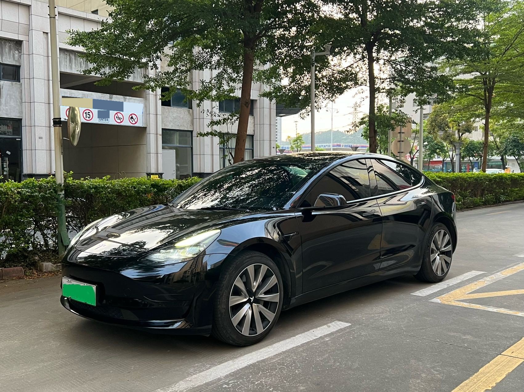 Tesla Model 3 2022 car image 