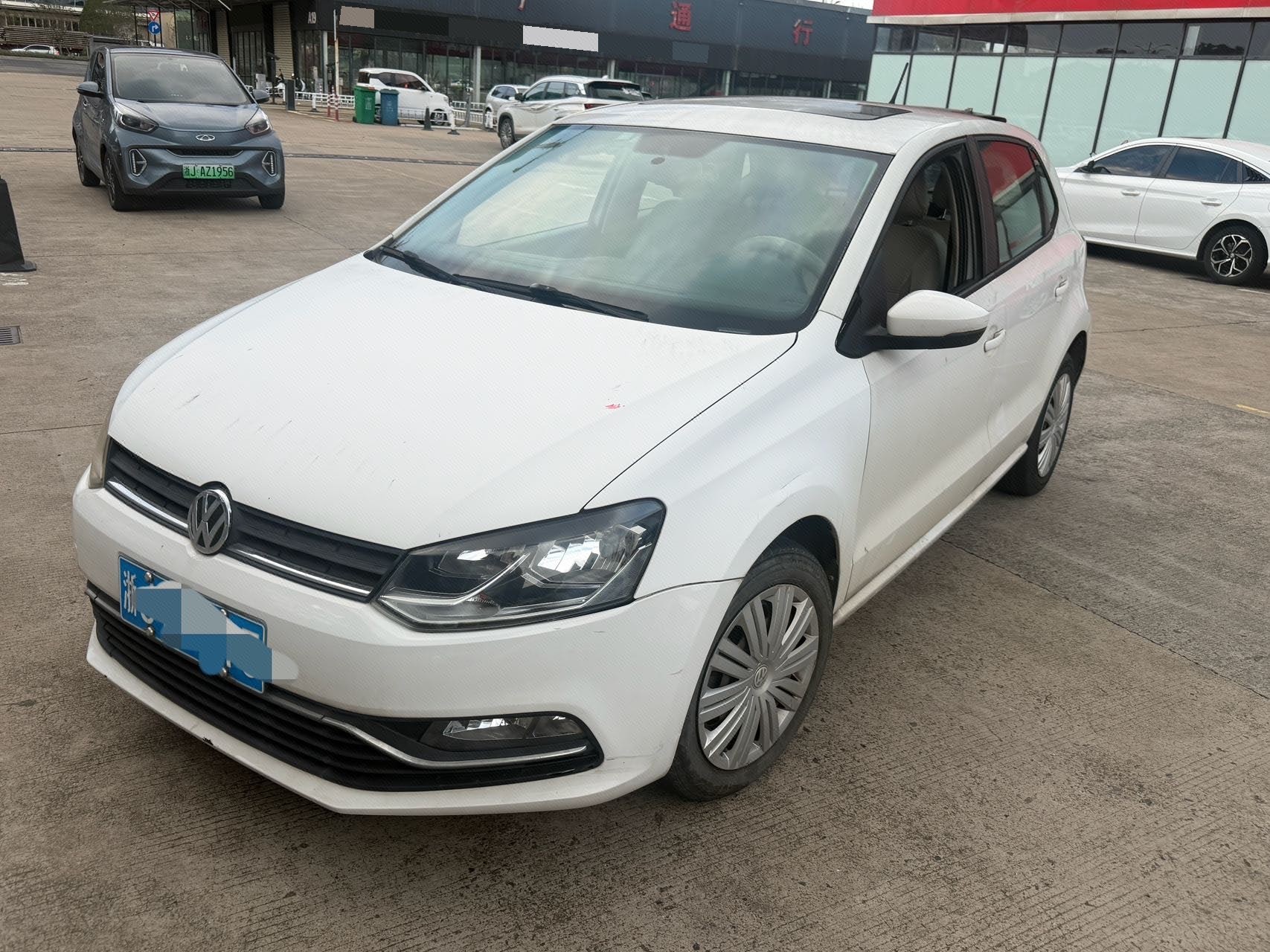 Volkswagen Polo 2016 car image 