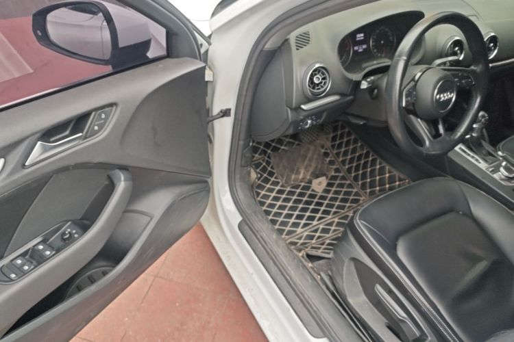 Audi A3 2018 immagine di auto #16