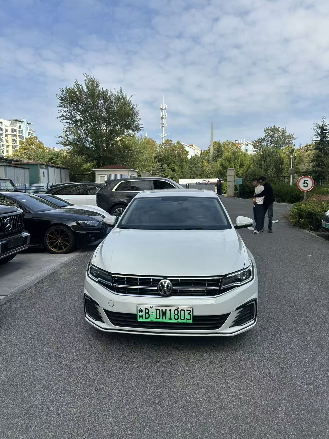 Volkswagen Bora Pure Electric 2021 imagen de coche #2