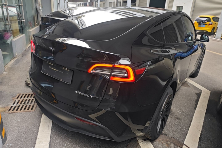 Tesla Model Y 2021 #5 Tesla Model Y 2021 immagine di auto #5