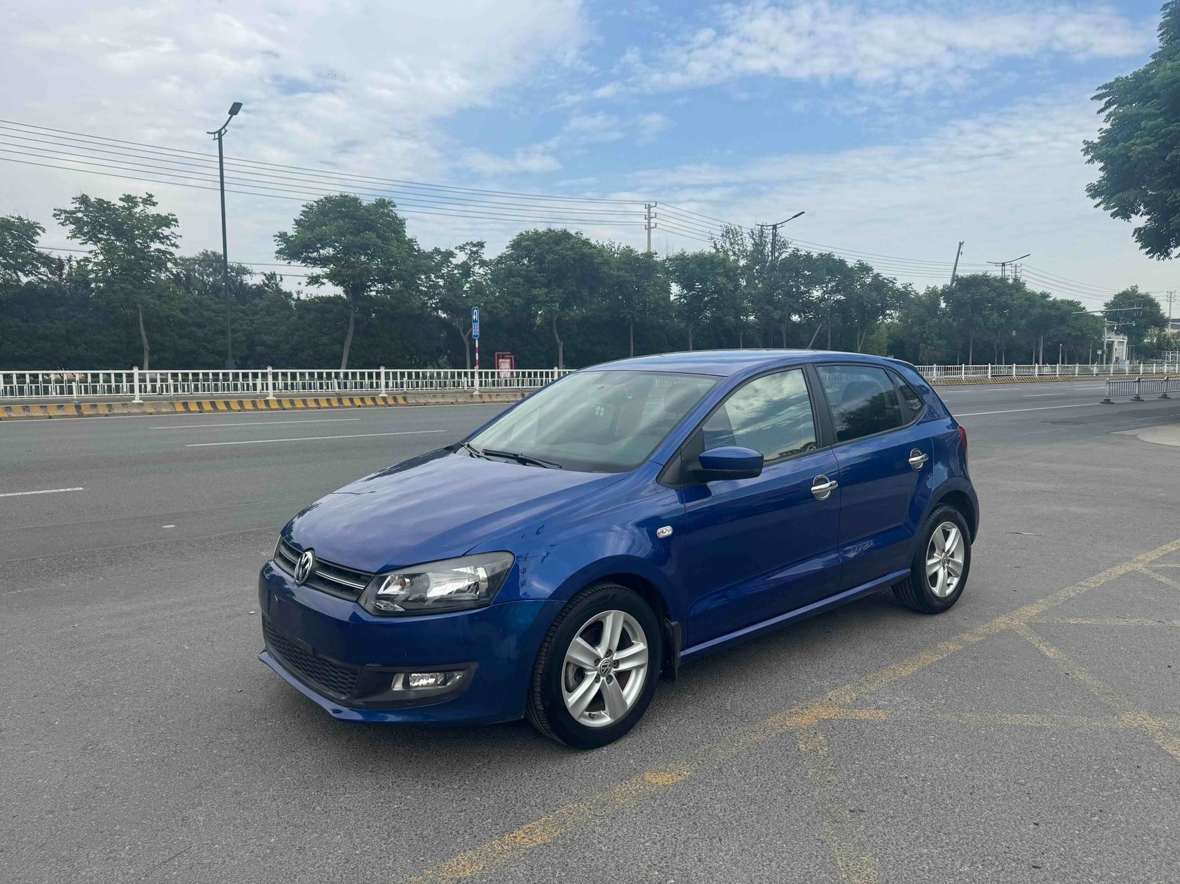 Volkswagen Polo 2011 Volkswagen Polo 2011 car image