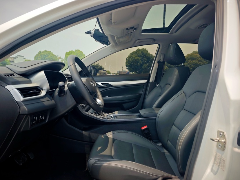 GEELY Emgrand 2020 car image #8