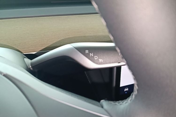 Tesla Model Y 2022 car image #14