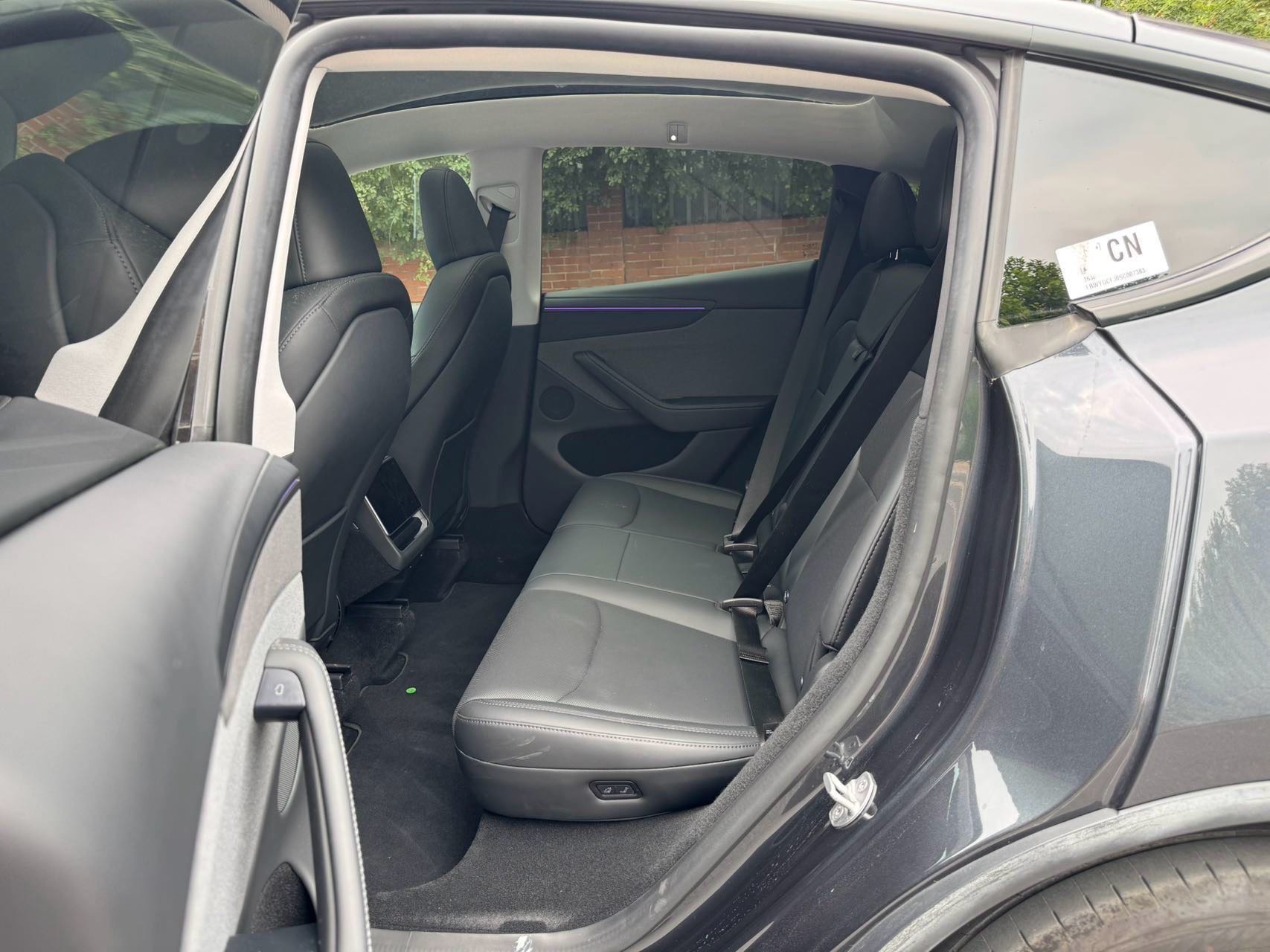 Tesla Model Y 2025 #5 Tesla Model Y 2025 car image #5