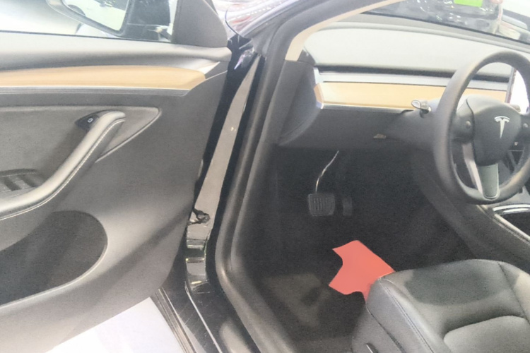 Tesla Model Y 2021 #16 Tesla Model Y 2021 car image #16