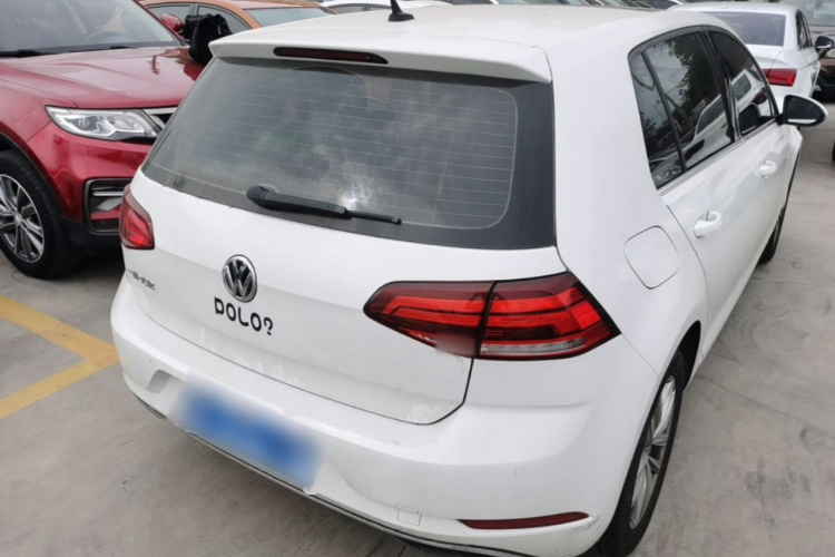Volkswagen Golf 2019 car image #7