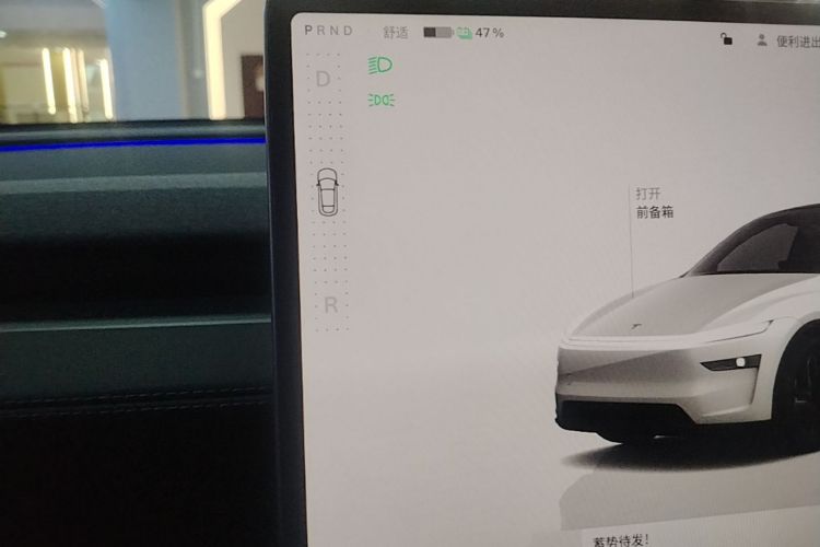 Tesla Model Y 2025 #14 Tesla Model Y 2025 car image #14