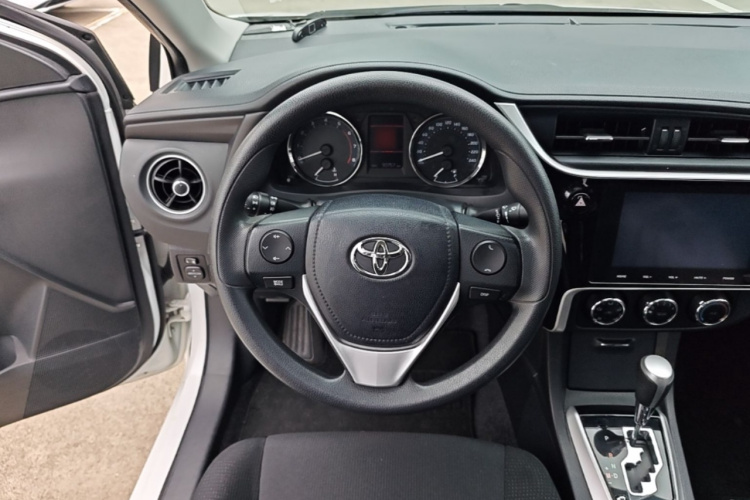Toyota Corolla 2018 #15 Toyota Corolla 2018 car image #15
