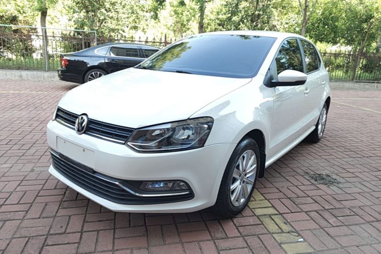 Volkswagen Polo 2016 car image #2