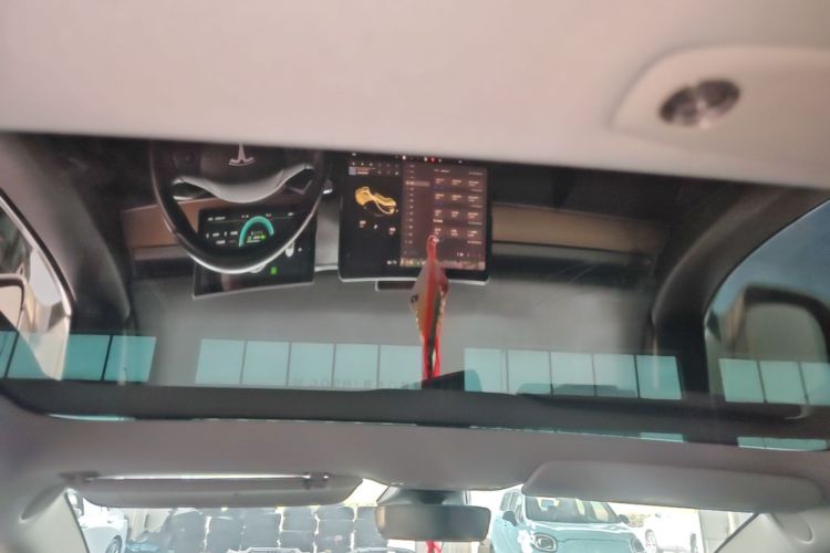 Tesla Model 3 2020 car image #18