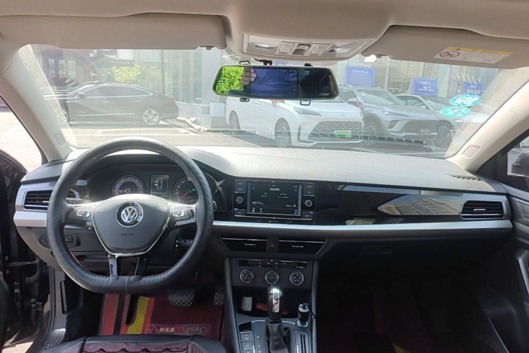 Volkswagen Lavida 2018 car image #11