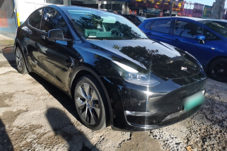 Tesla Model Y 2022 #4 Tesla Model Y 2022 car image #4