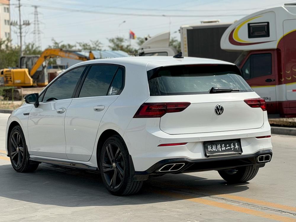 Volkswagen Golf 2024 imagen de coche #4