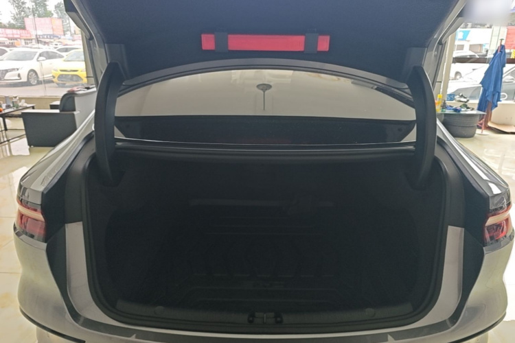 BYD Han 2023 car image #19