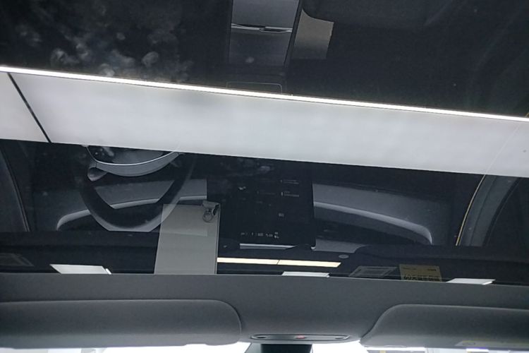 Tesla Model Y 2025 car image #18