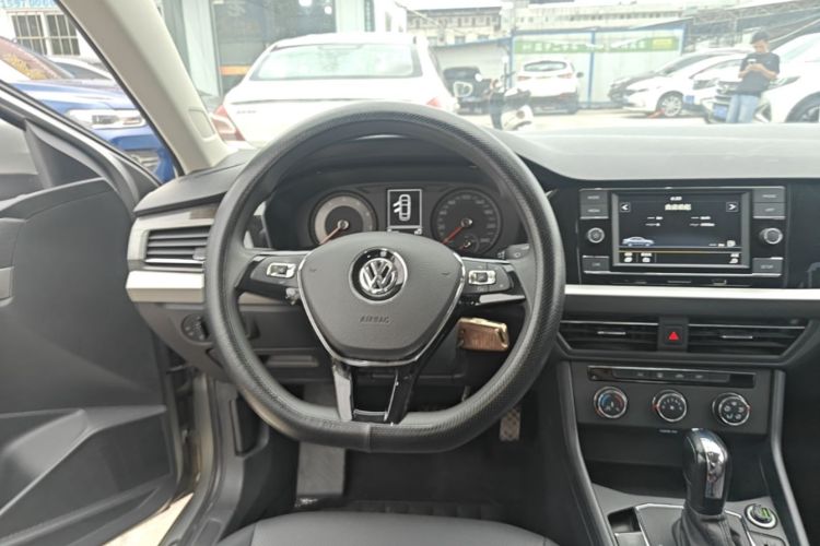 Volkswagen Lavida 2019 car image #11