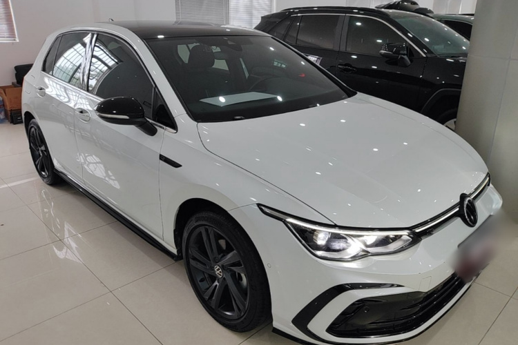 Volkswagen Golf 2021 car image #6