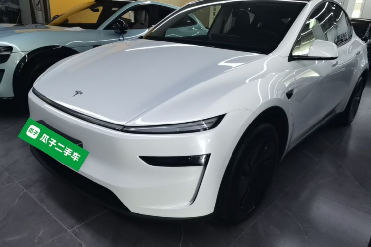 Tesla Model Y 2025 #2 Tesla Model Y 2025 immagine di auto #2