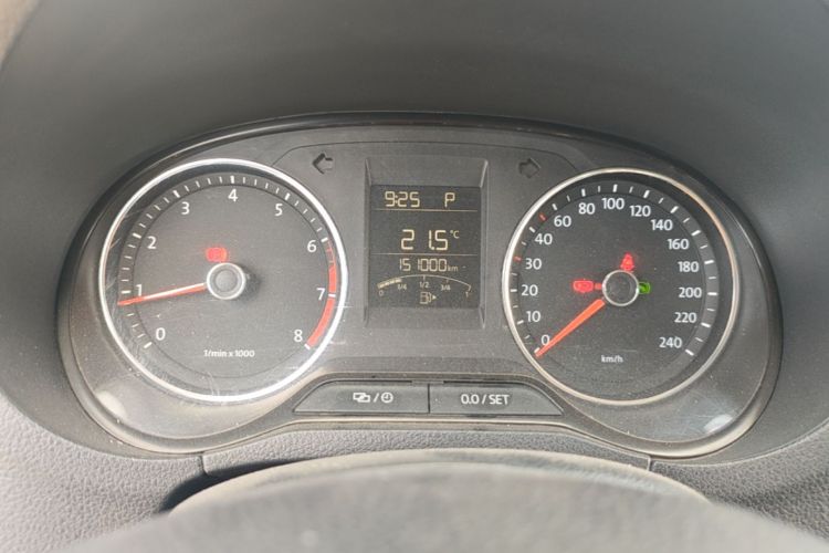 Volkswagen Polo 2015 صورة سيارة #20