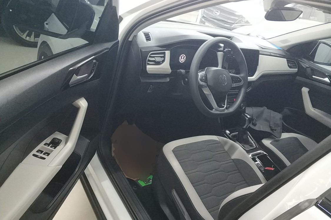 Volkswagen Tharu 2024 car image #12