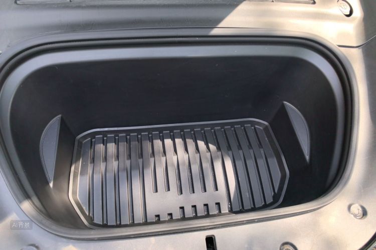 Tesla Model Y 2023 car image #22
