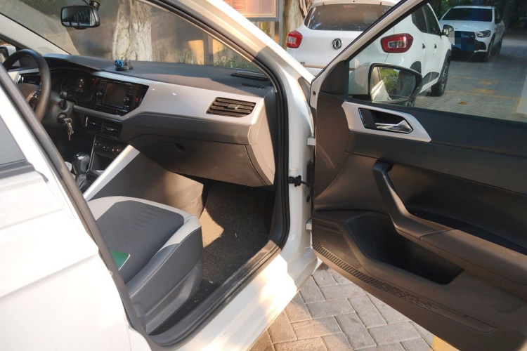 Volkswagen Polo 2019 car image #25