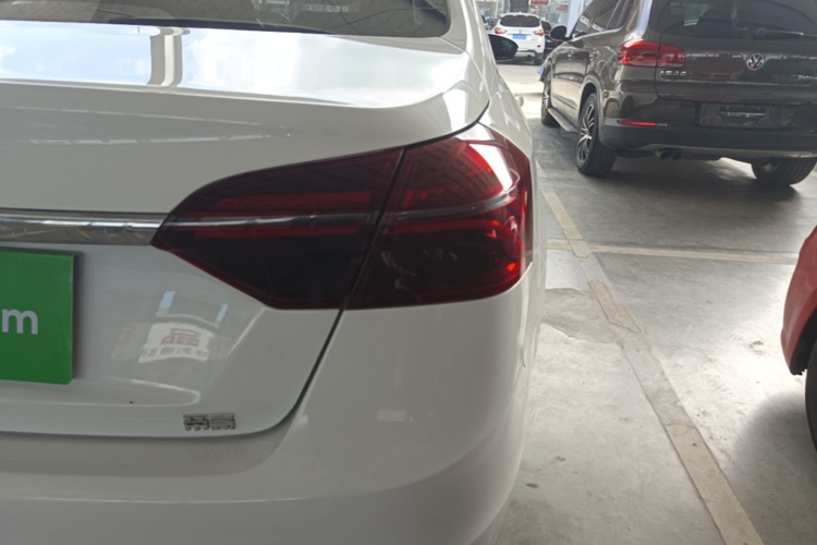 GEELY Emgrand 2020 #8 GEELY Emgrand 2020 car image #8