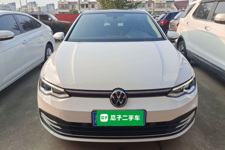 Volkswagen Golf 2024 صورة سيارة #3