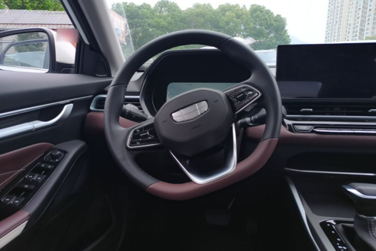 GEELY Emgrand 2025 car image #12