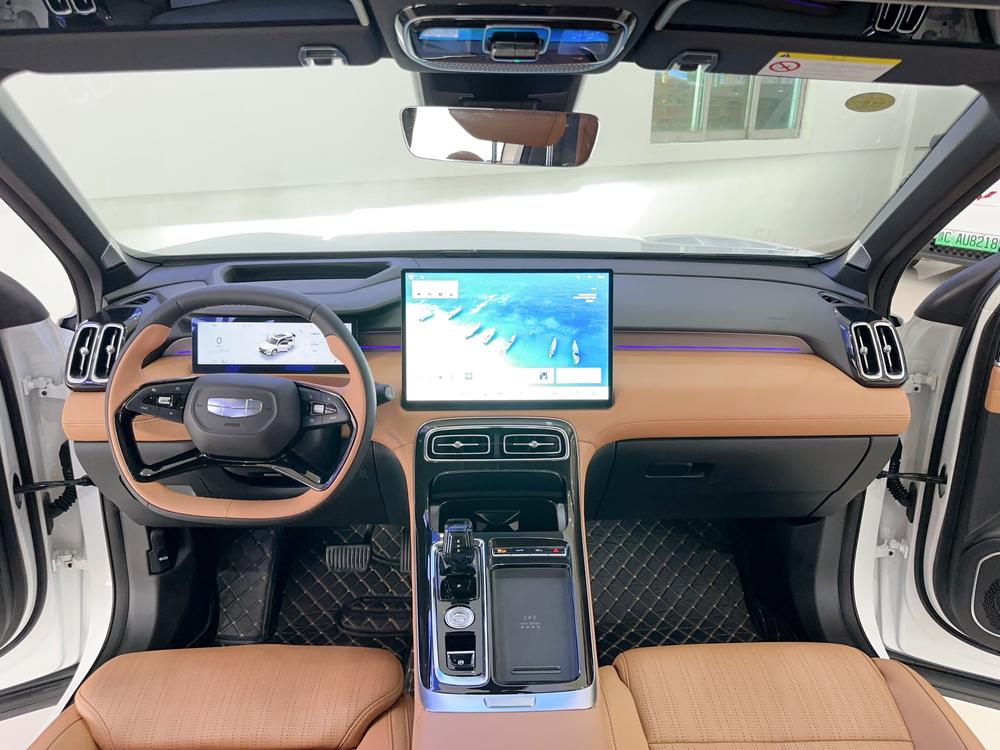 GEELY Boyue L 2025 car image #21