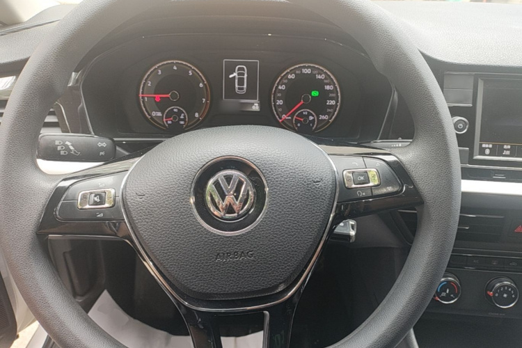 Volkswagen Lavida 2019 car image #14