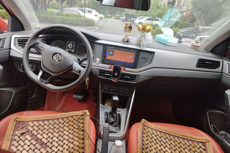 Volkswagen Polo 2019 car image #11
