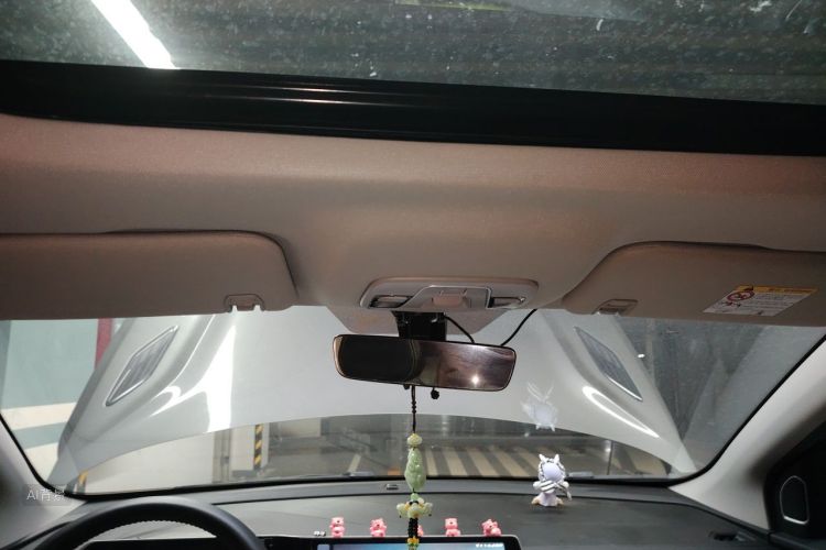 GEELY Coolray 2023 car image #20
