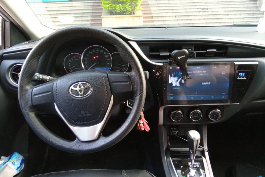 Toyota Corolla 2017 изображение автомобиля #22