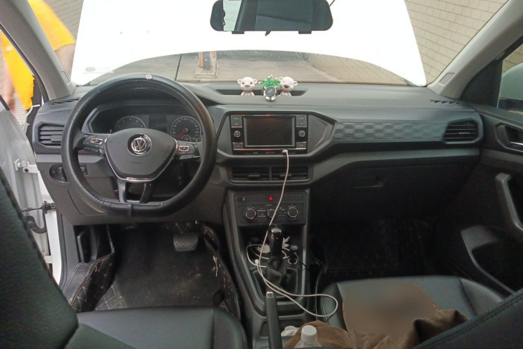 Volkswagen T-Cross 2020 car image #12