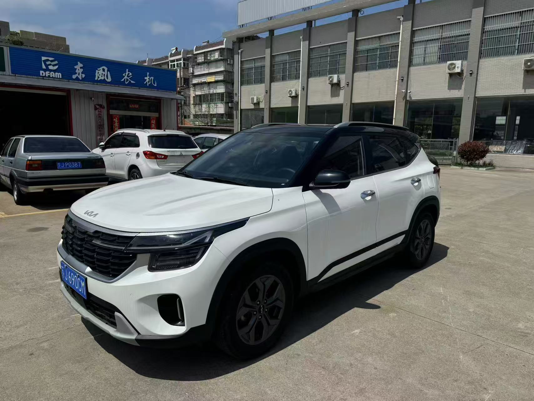 Kia Seltos 2023 car image 