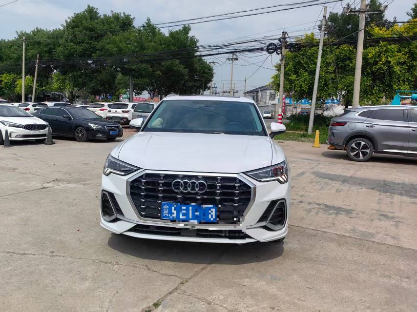 Audi Q3 2022 #2 Audi Q3 2022 car image #2