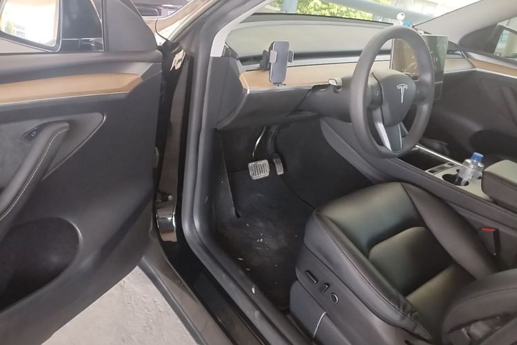 Tesla Model Y 2022 #16 Tesla Model Y 2022 car image #16