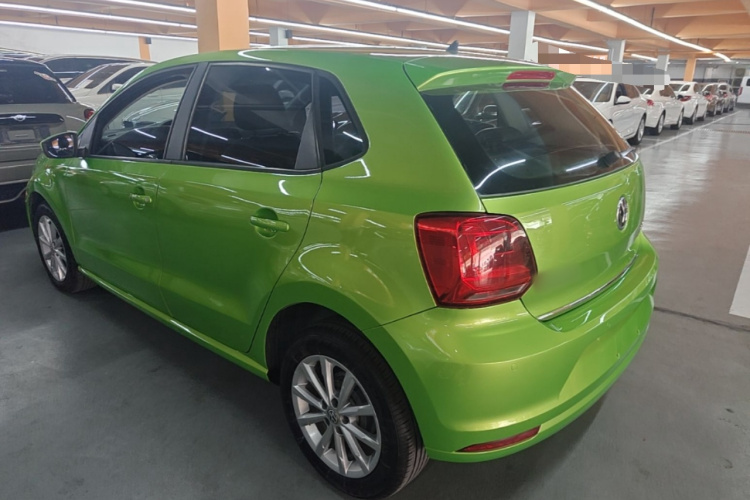 Volkswagen Polo 2014 car image #5