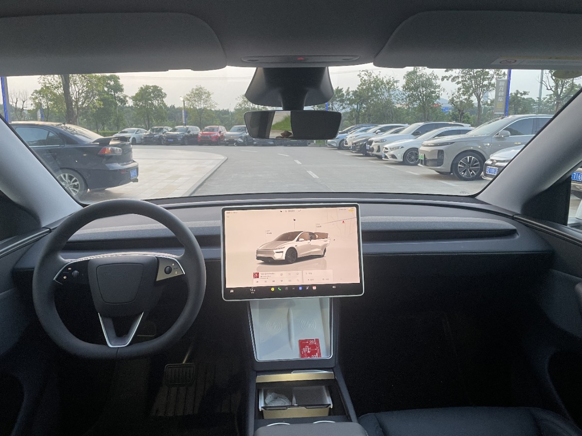 Tesla Model Y 2025 #5 Tesla Model Y 2025 immagine di auto #5