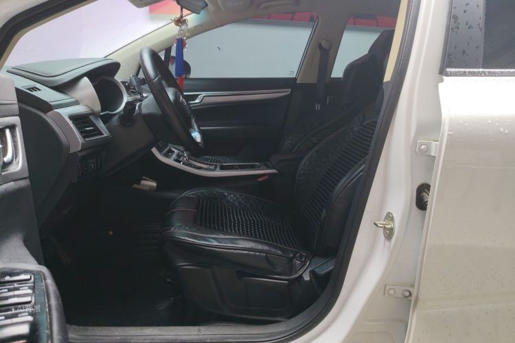 GEELY Emgrand GS 2019 car image #17
