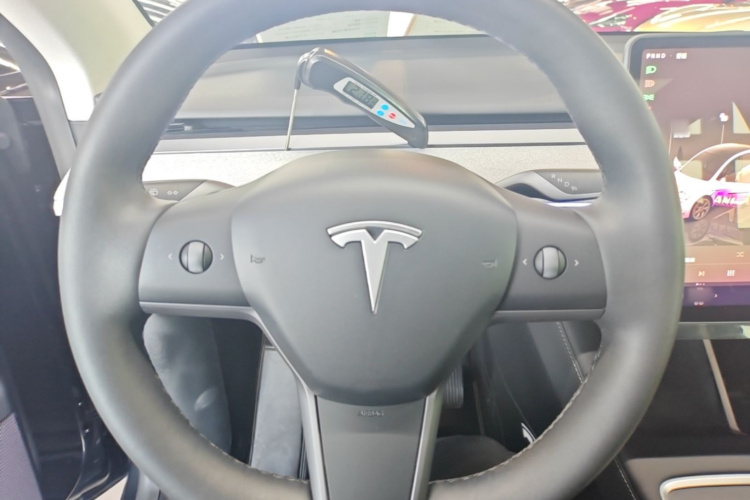 Tesla Model Y 2024 #11 Tesla Model Y 2024 car image #11