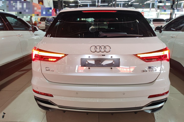 Audi Q3 2021 car image #6