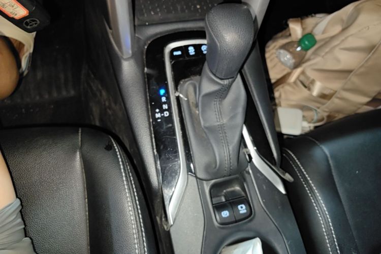 Toyota Corolla Cross 2024 صورة سيارة #14