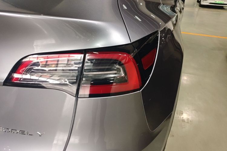 Tesla Model Y 2024 #8 Tesla Model Y 2024 car image #8
