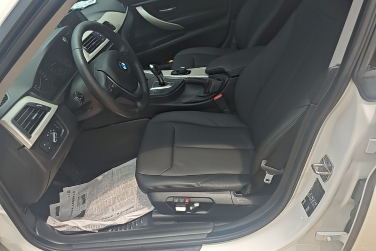 BMW 3 Series GT 2016 car image #15