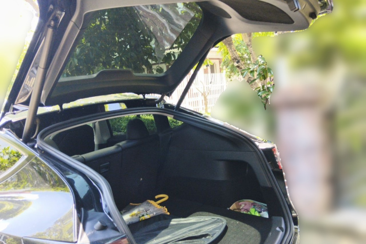 Tesla Model Y 2021 #21 Tesla Model Y 2021 car image #21