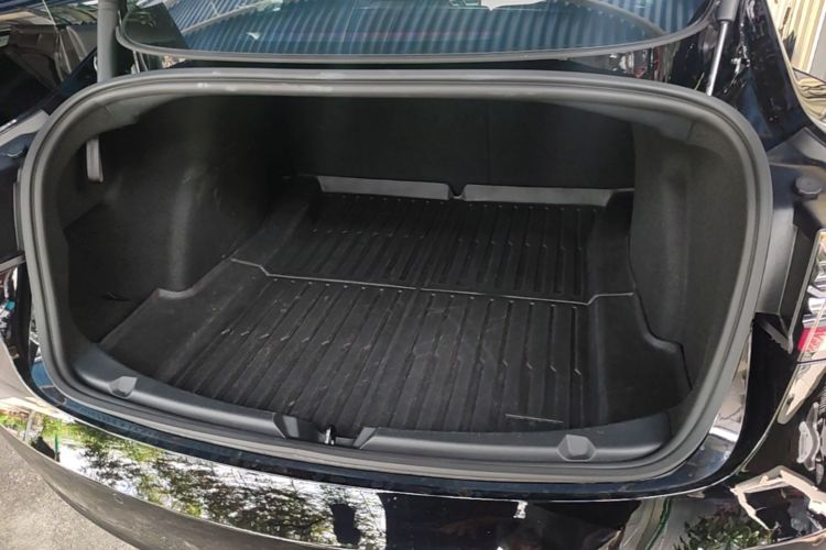 Tesla Model 3 2022 car image #19