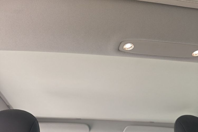 Tesla Model 3 2020 car image #18
